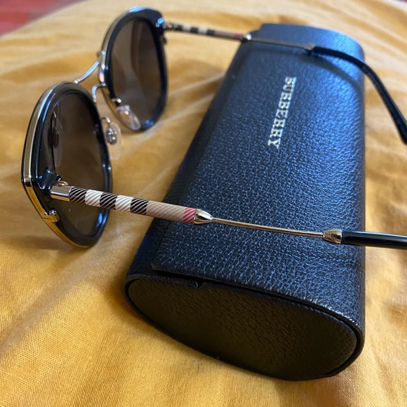 burberry sunglass - Picture 6 of 6